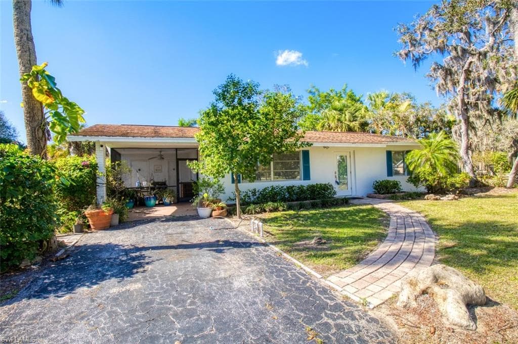 27616 Lime ST BONITA SPRINGS, FL 34135