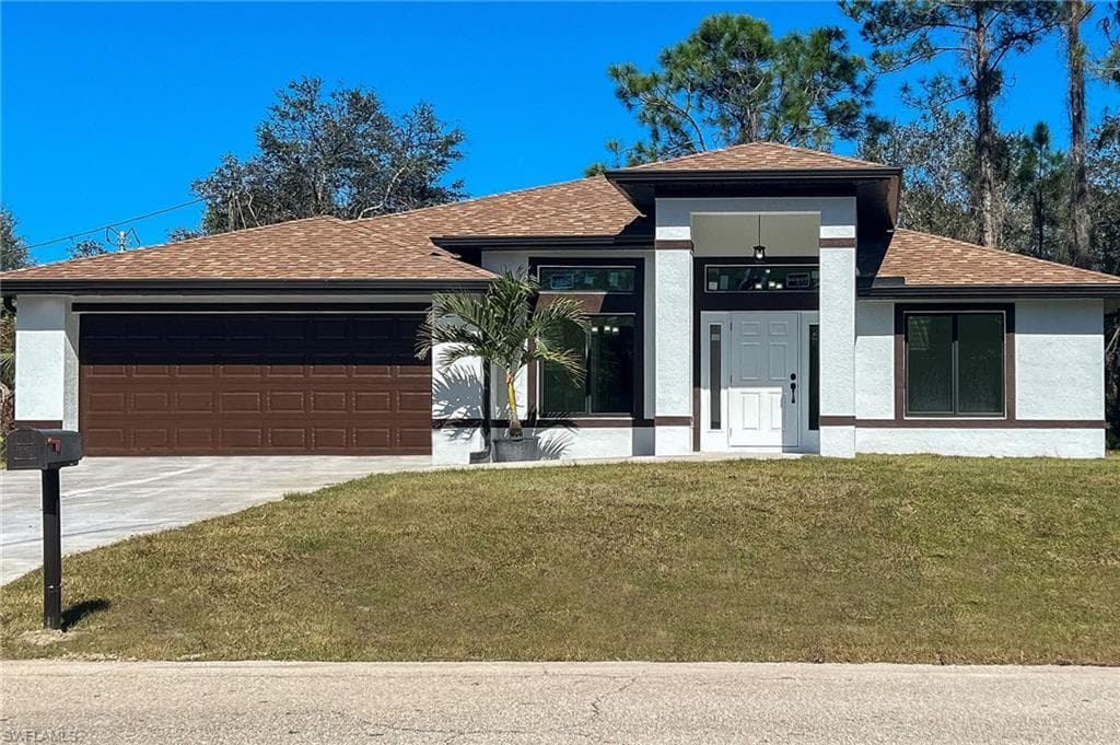 919 Broad ST E LEHIGH ACRES, FL 33974