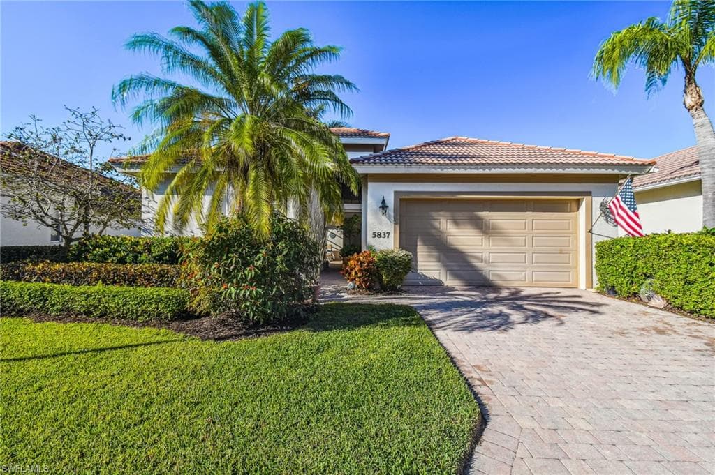 5837 Paradise CIR 3-13 NAPLES, FL 34110