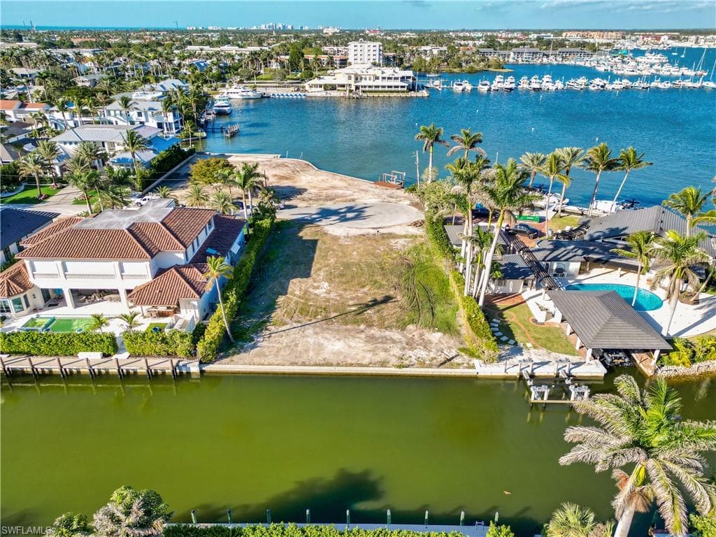 754 16th AVE S NAPLES, FL 34102