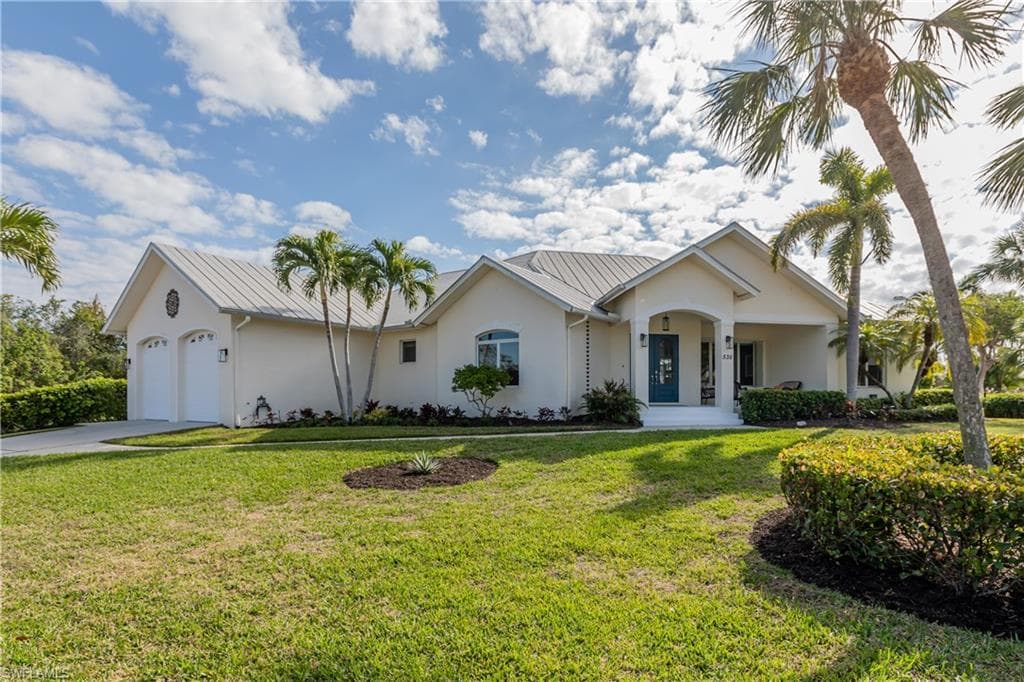 535 Inlet DR MARCO ISLAND, FL 34145