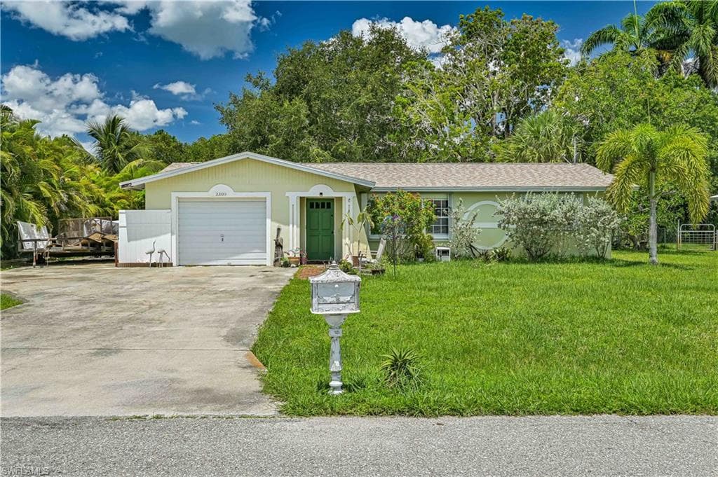 2209 Santiago AVE FORT MYERS, FL 33905