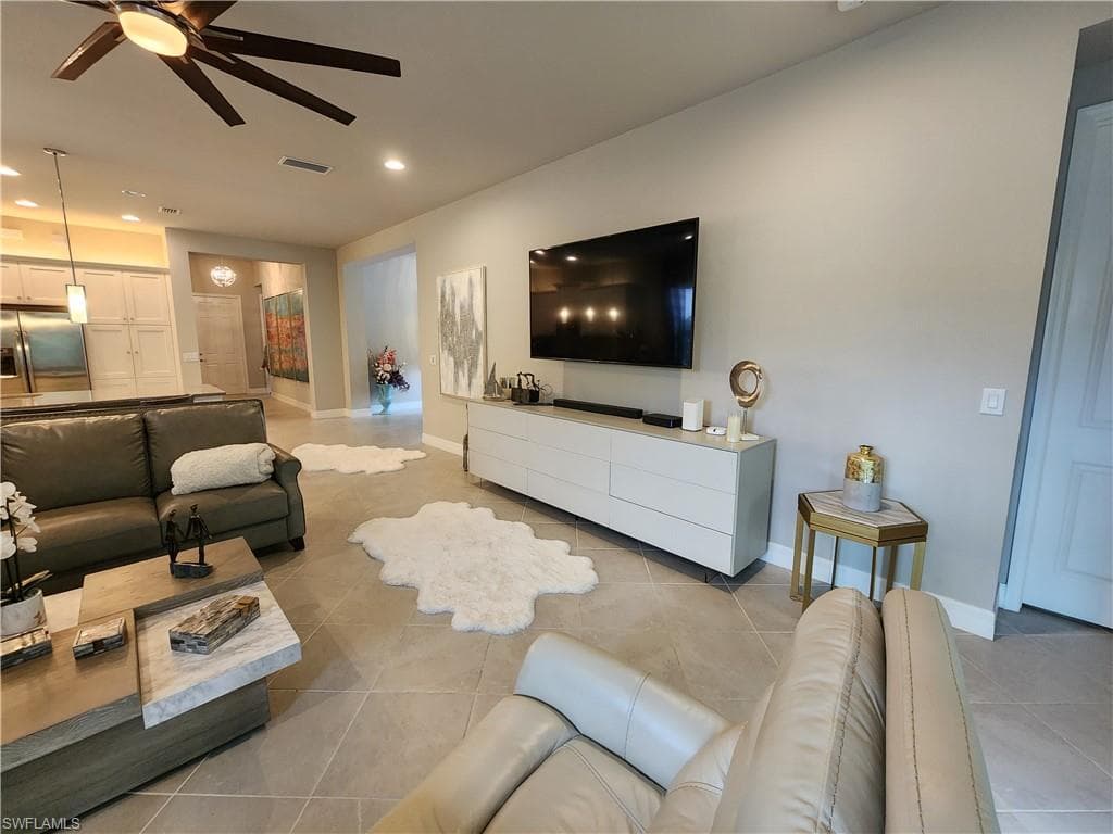 11619 MEADOWRUN CIR FORT MYERS, FL 33913