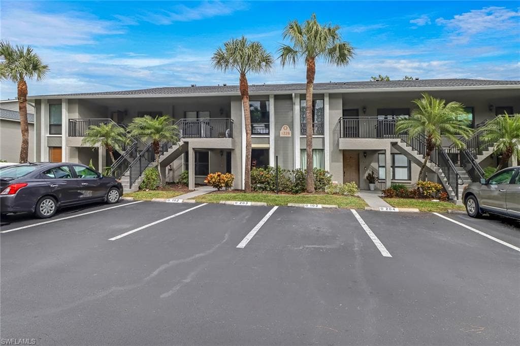 1228 Commonwealth CIR 102 NAPLES, FL 34116