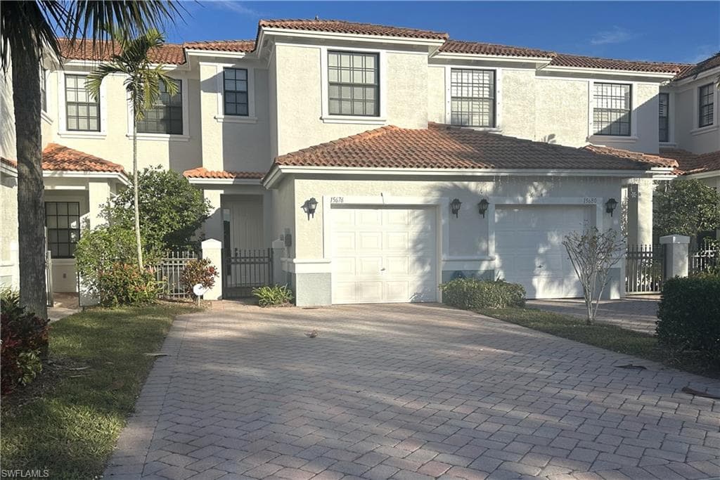 15676 Summit Place CIR NAPLES, FL 34119