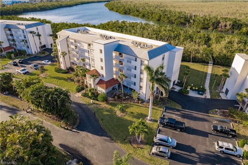 200 Stevens Landing DR B-404 MARCO ISLAND, FL 34145