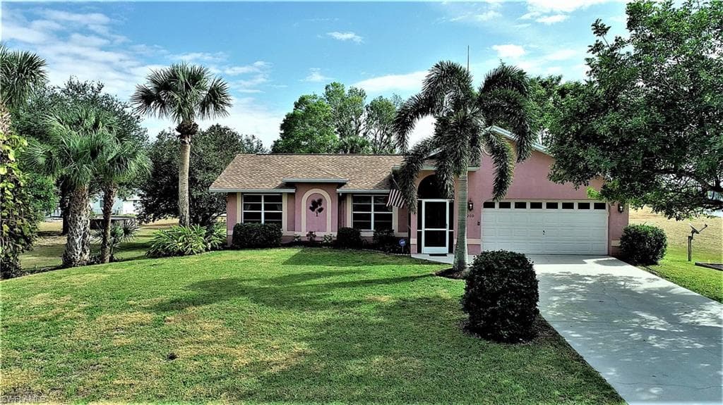 200 Maple AVE N LEHIGH ACRES, FL 33936