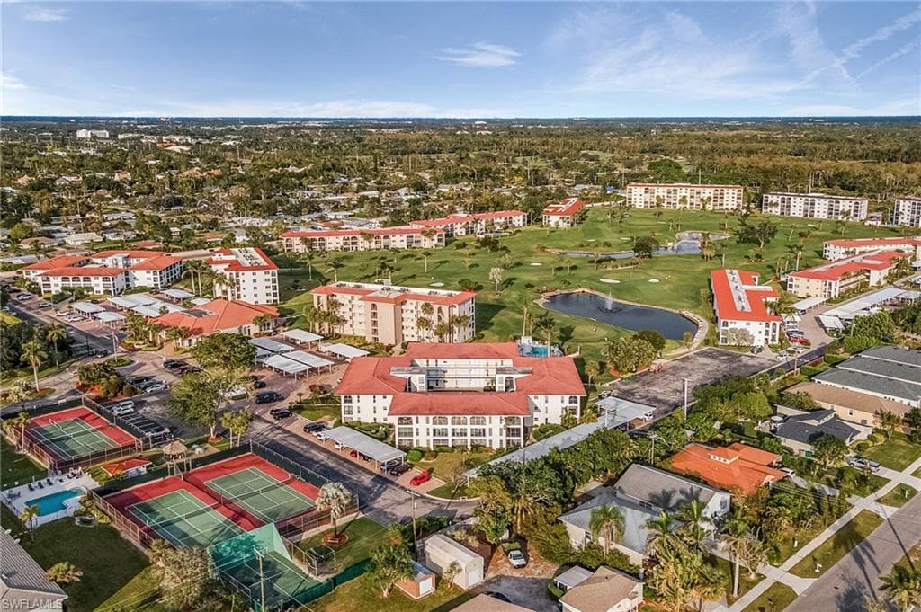17 High Point CIR N 110 NAPLES, FL 34103