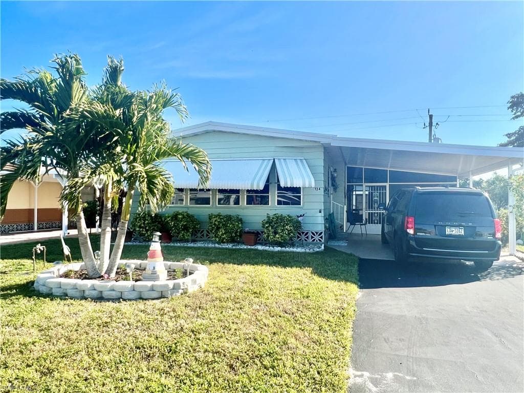 124 Cape Sable DR NAPLES, FL 34104