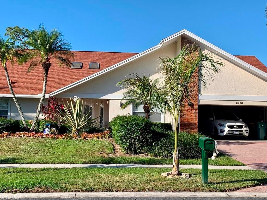 2293 Pine Woods CIR NAPLES, FL 34105