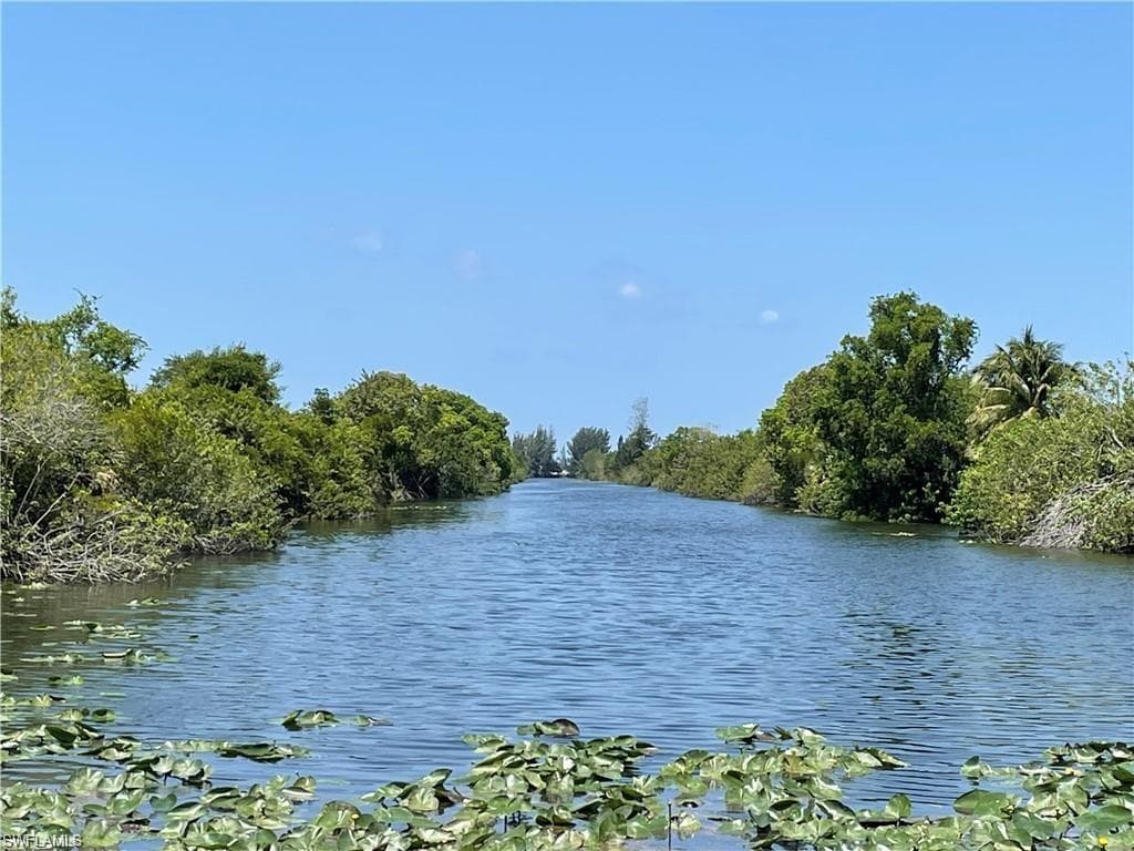 204 NW 6th ST CAPE CORAL, FL 33993