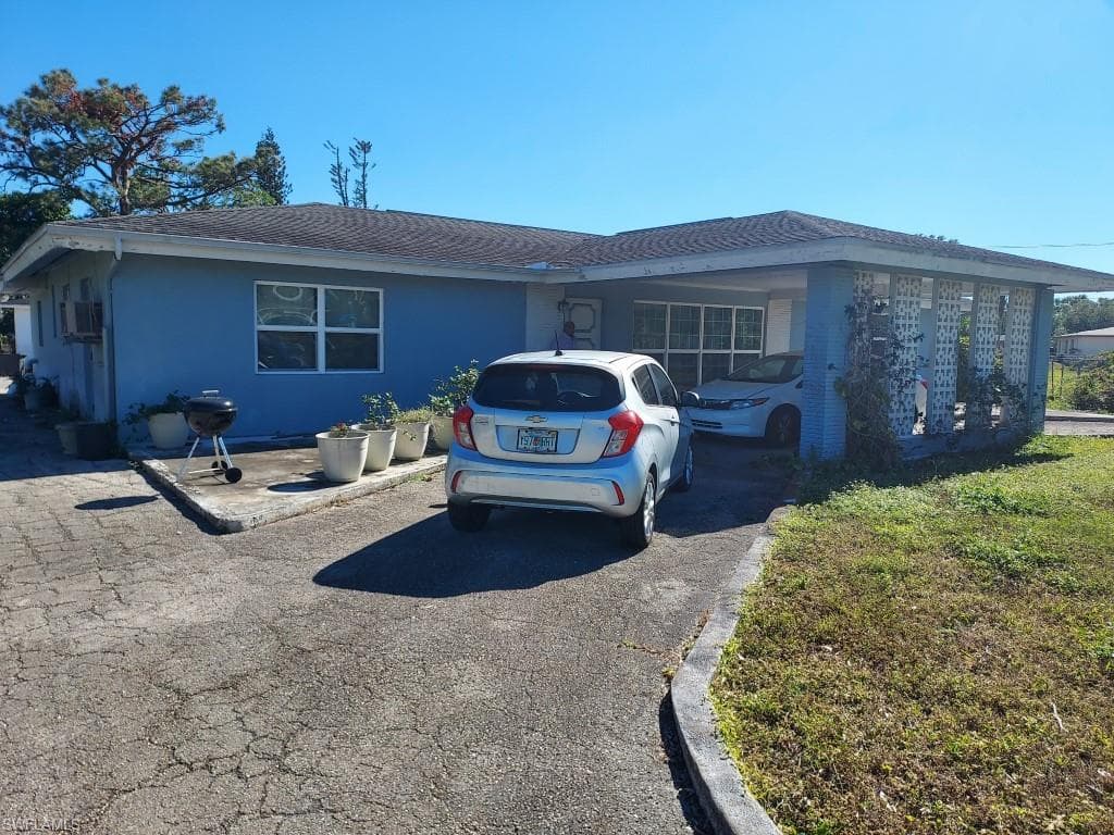 2035 Maravilla CIR FORT MYERS, FL 33901