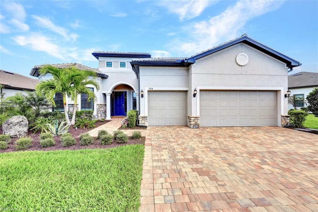 9238 Plover DR NAPLES, FL 34120
