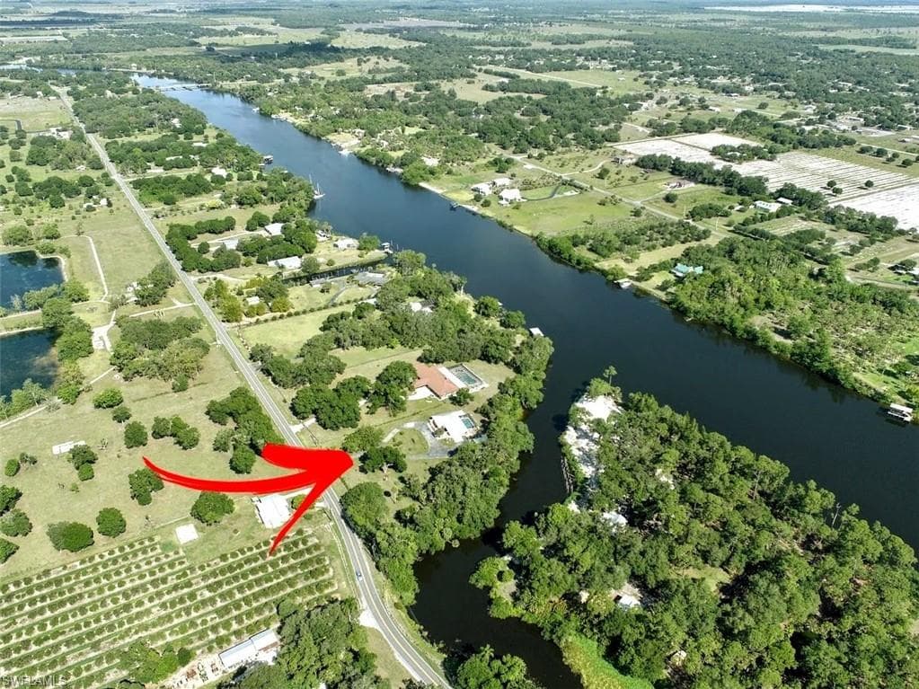 3560 Fort Denaud RD LABELLE, FL 33935