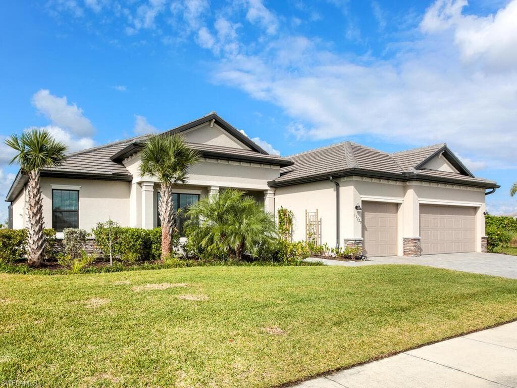 11729 Canopy LOOP FORT MYERS, FL 33913