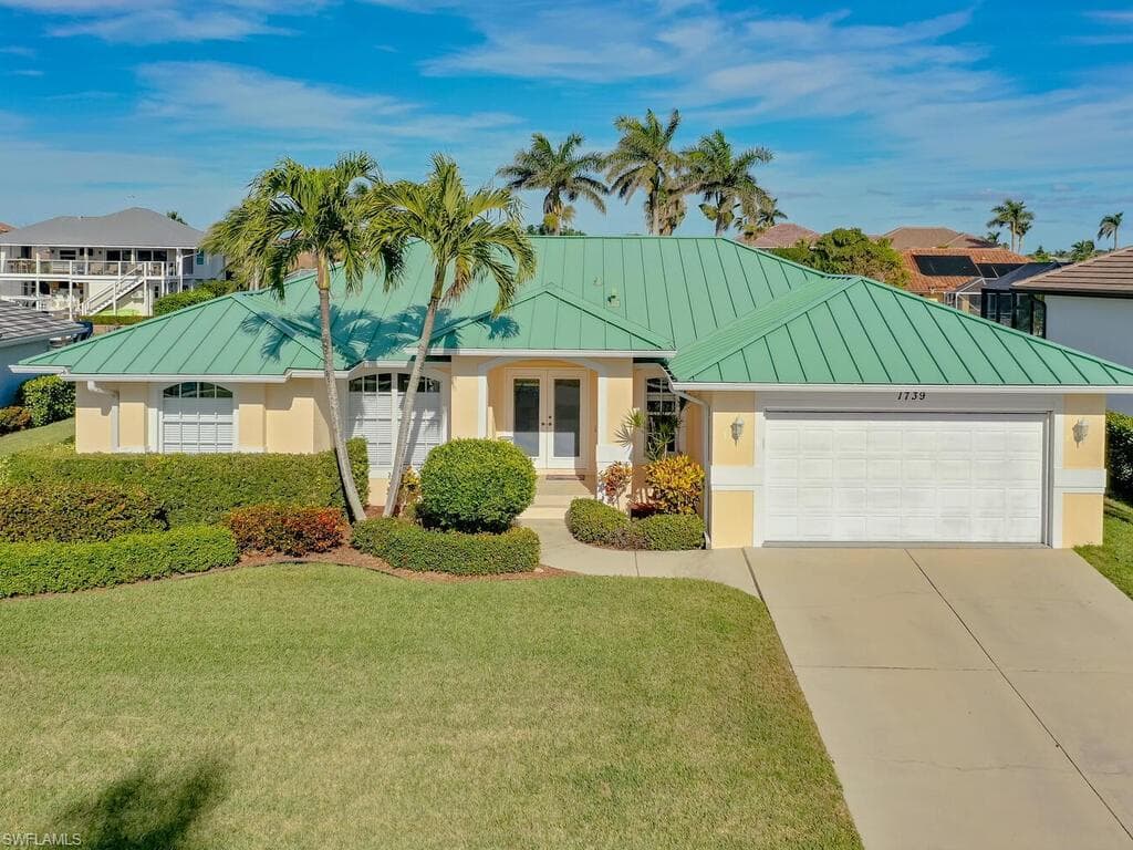 1739 Hummingbird CT MARCO ISLAND, FL 34145