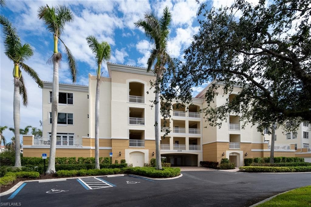 11130 Harbour Yacht CT 14D FORT MYERS, FL 33908