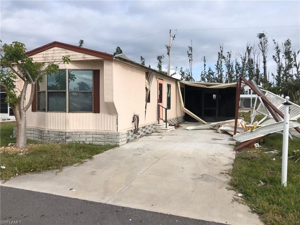 7220 Ladyfish DR ST. JAMES CITY, FL 33956