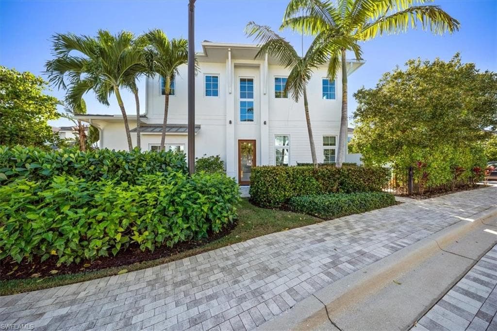 9188 Mercato LN NAPLES, FL 34108