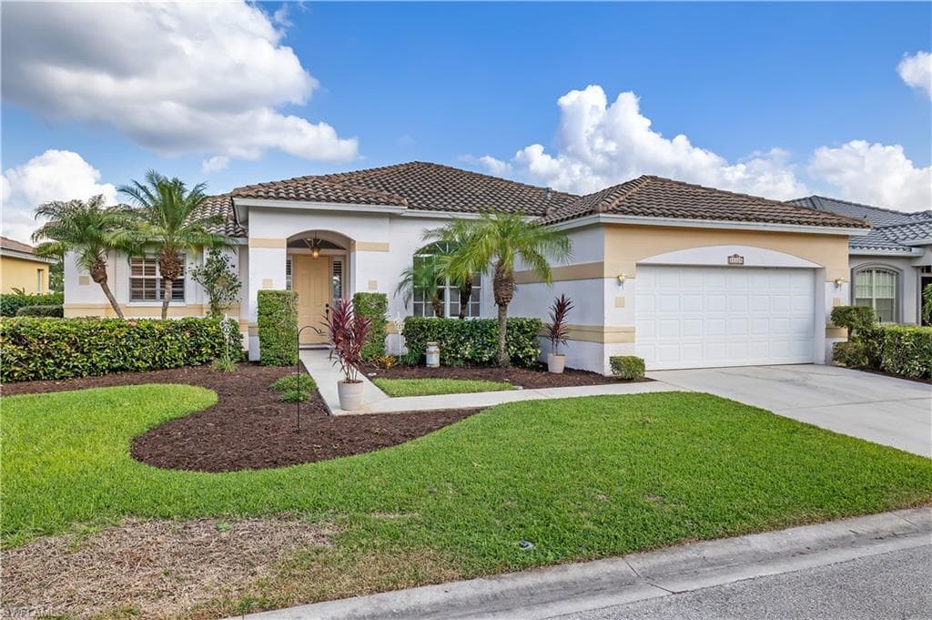11125 Lakeland CIR FORT MYERS, FL 33913