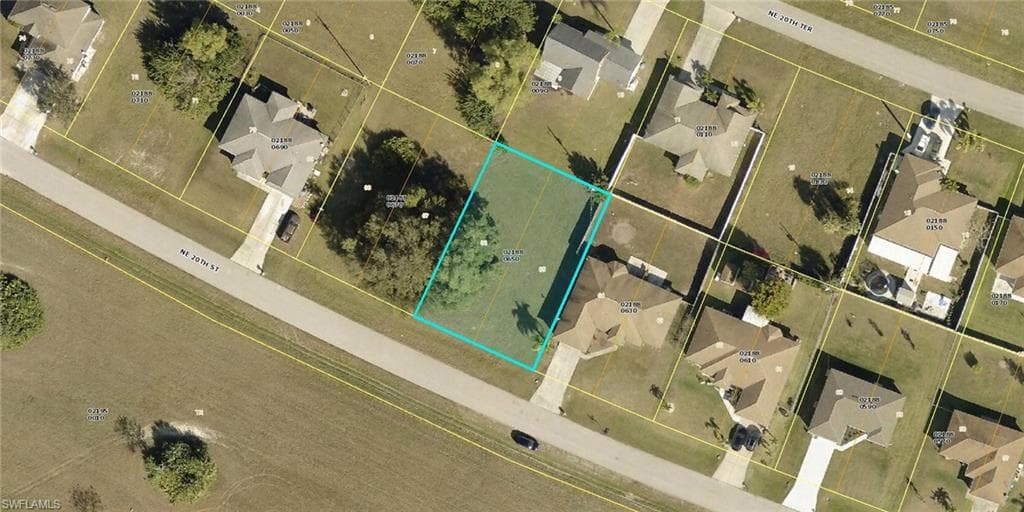 2043 NE 20th ST CAPE CORAL, FL 33909