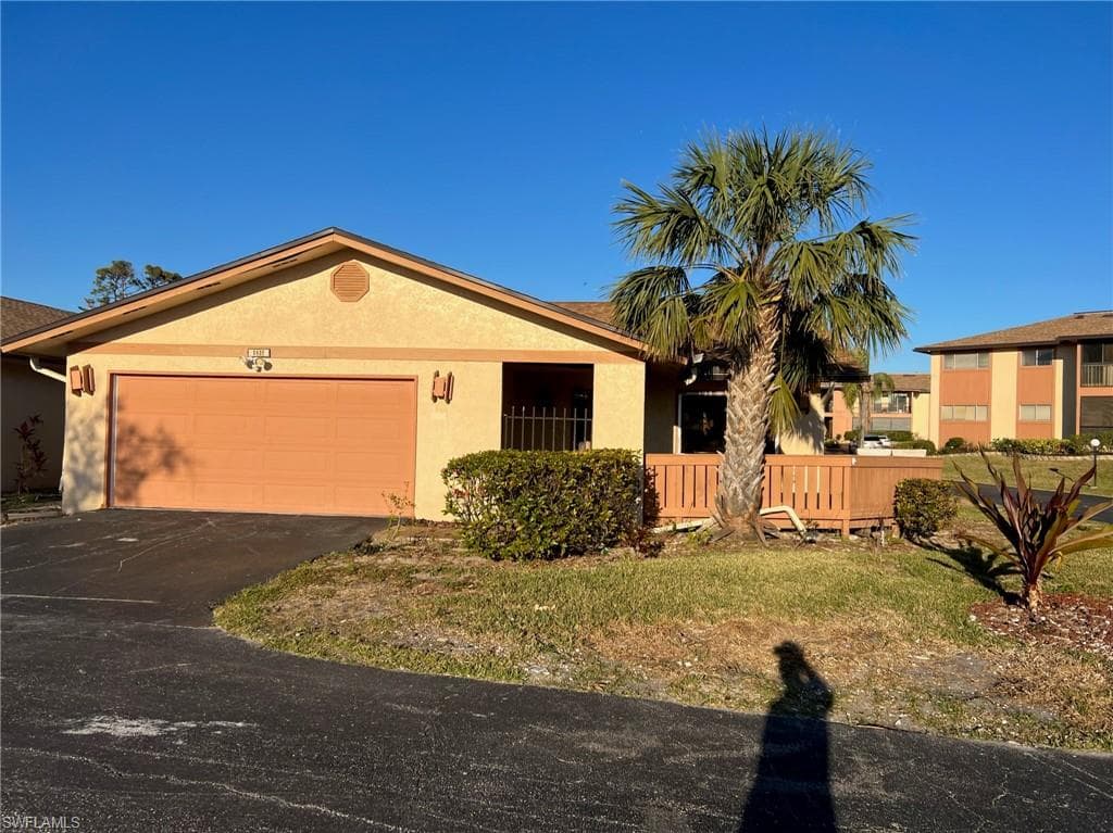 6499 Royal Woods DR FORT MYERS, FL 33908