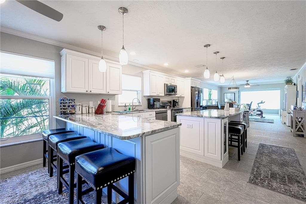 2137 SW Pine LN 3 CAPE CORAL, FL 33991