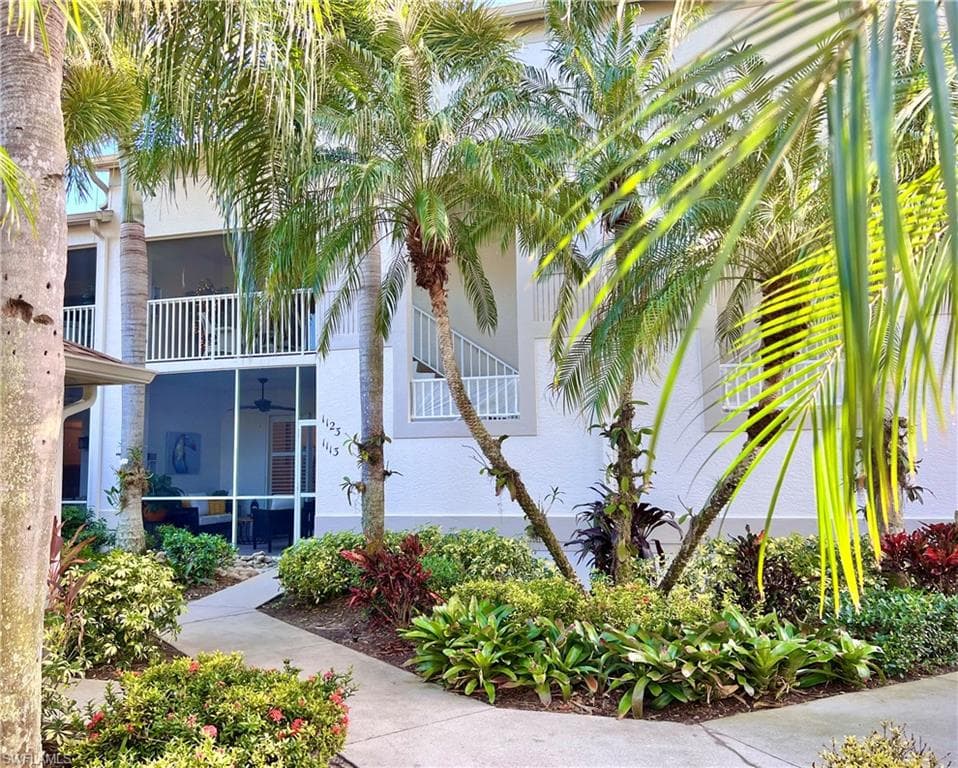 8480 Naples Heritage DR 1123 NAPLES, FL 34112