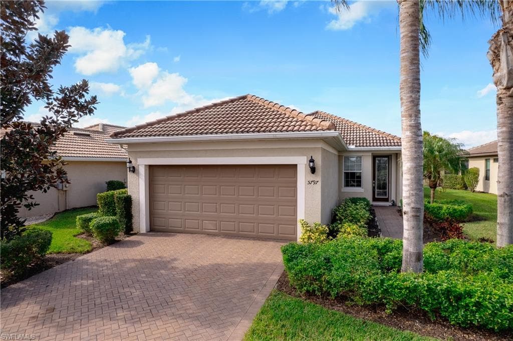 5797 Declaration CT AVE MARIA, FL 34142