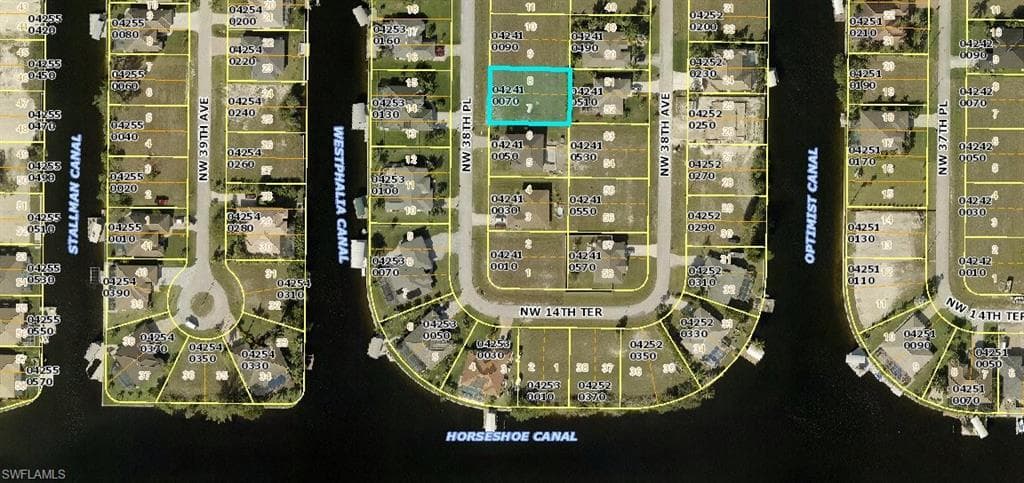 1427 NW 38th PL CAPE CORAL, FL 33993