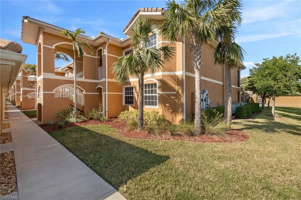 1076 Winding Pines CIR 208 CAPE CORAL, FL 33909