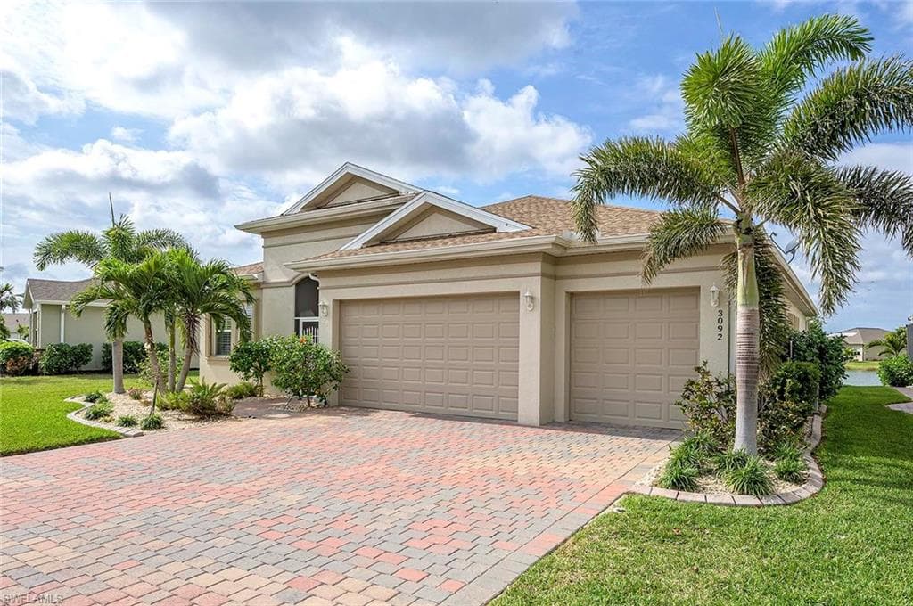 3092 Amadora CIR CAPE CORAL, FL 33909