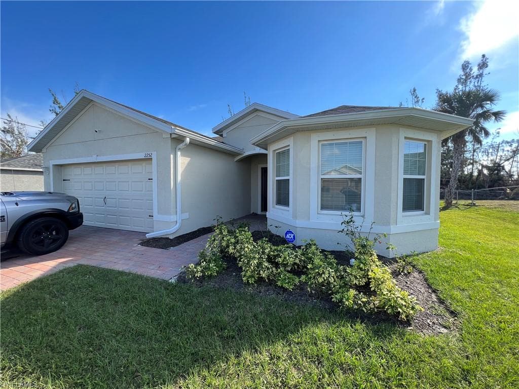 2252 SW 4th ST CAPE CORAL, FL 33991