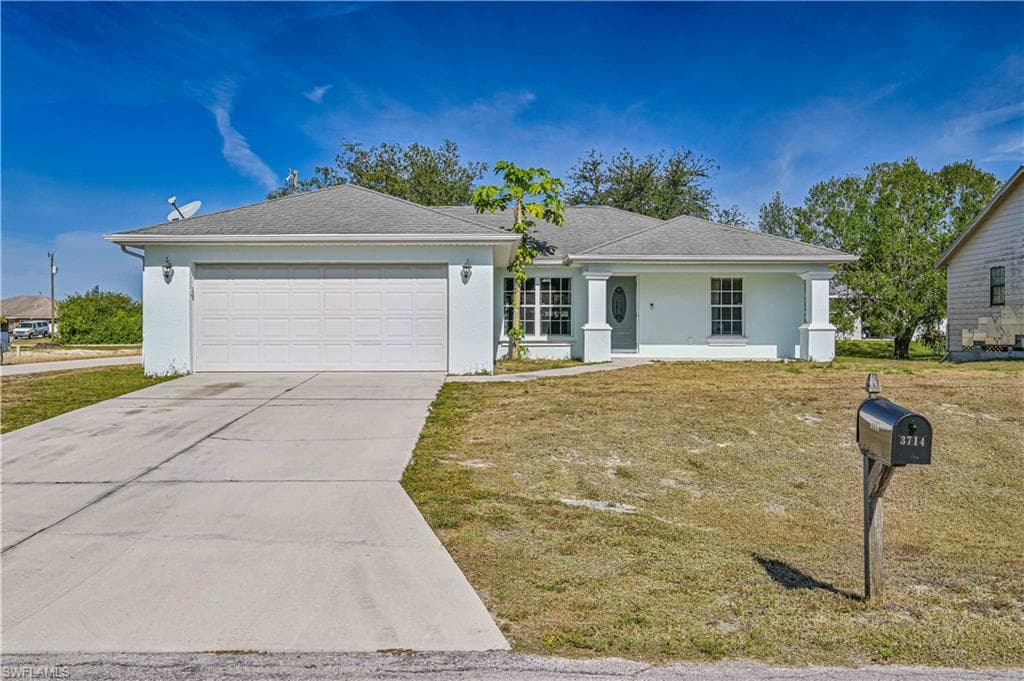 3714 9th ST W LEHIGH ACRES, FL 33971