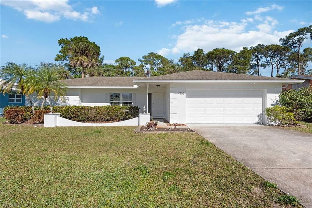 4353 Robin AVE NAPLES, FL 34104