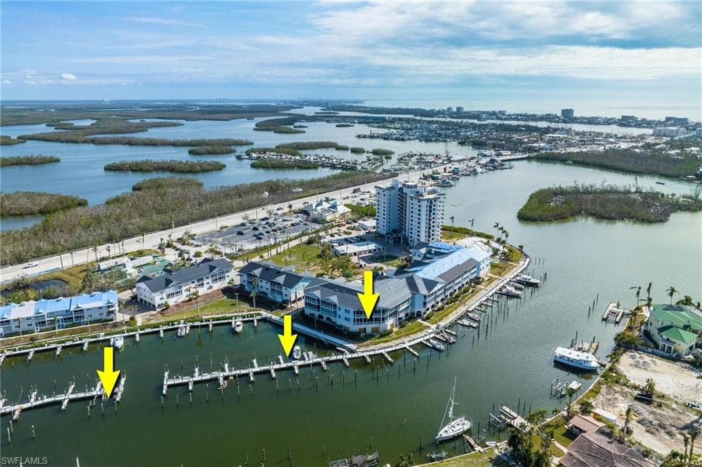 18086 San Carlos BLVD 813 FORT MYERS BEACH, FL 33931
