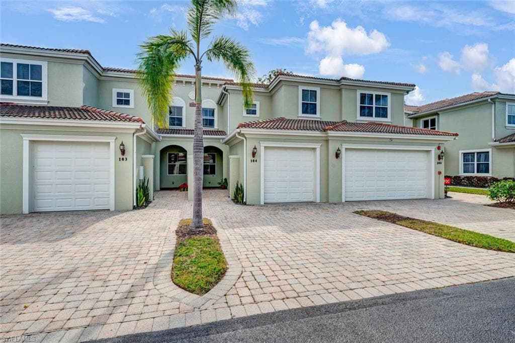 1325 Mariposa CIR 3-104 NAPLES, FL 34105
