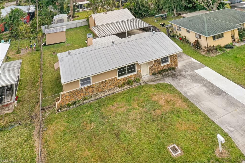 369 Park Lane DR NORTH FORT MYERS, FL 33917