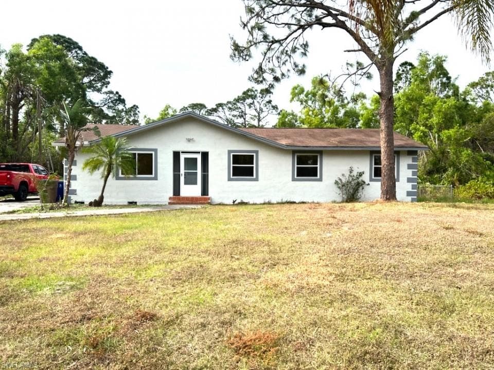 211 Leroy AVE LEHIGH ACRES, FL 33936