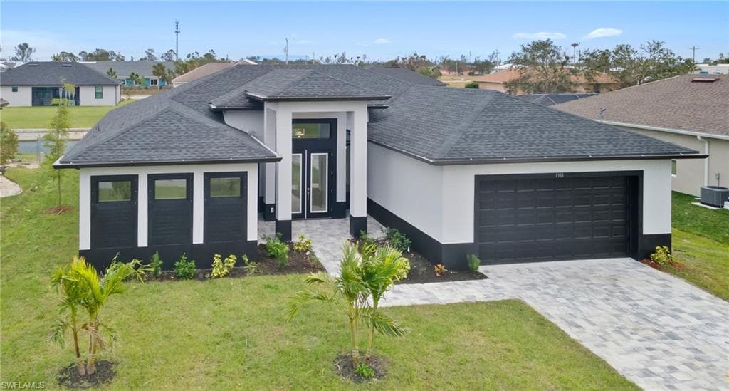 1911 SW 8th CT CAPE CORAL, FL 33991