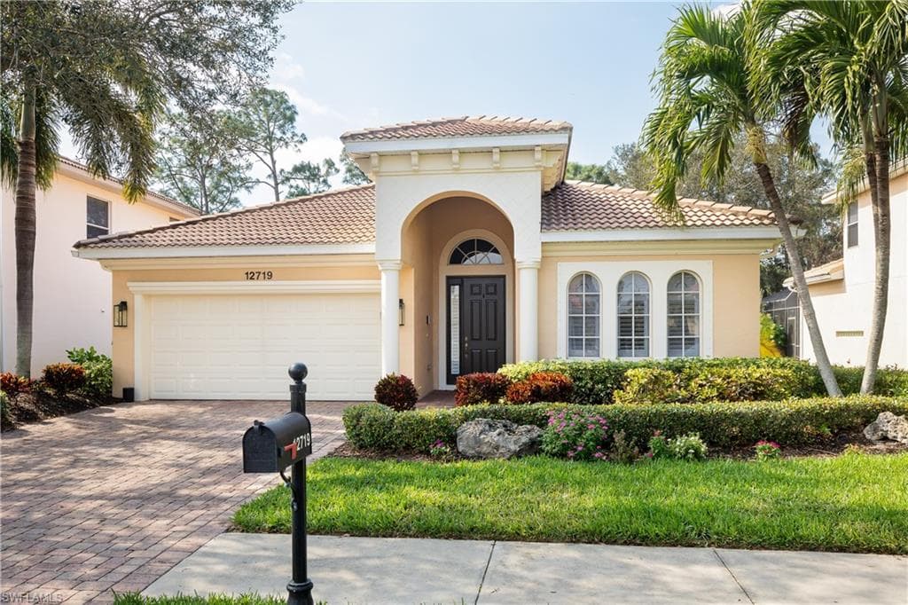 12719 Aviano DR NAPLES, FL 34105