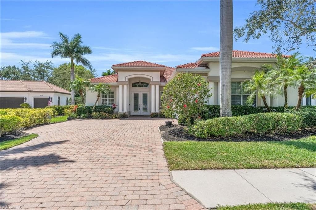 6809 Il Regalo CIR NAPLES, FL 34109