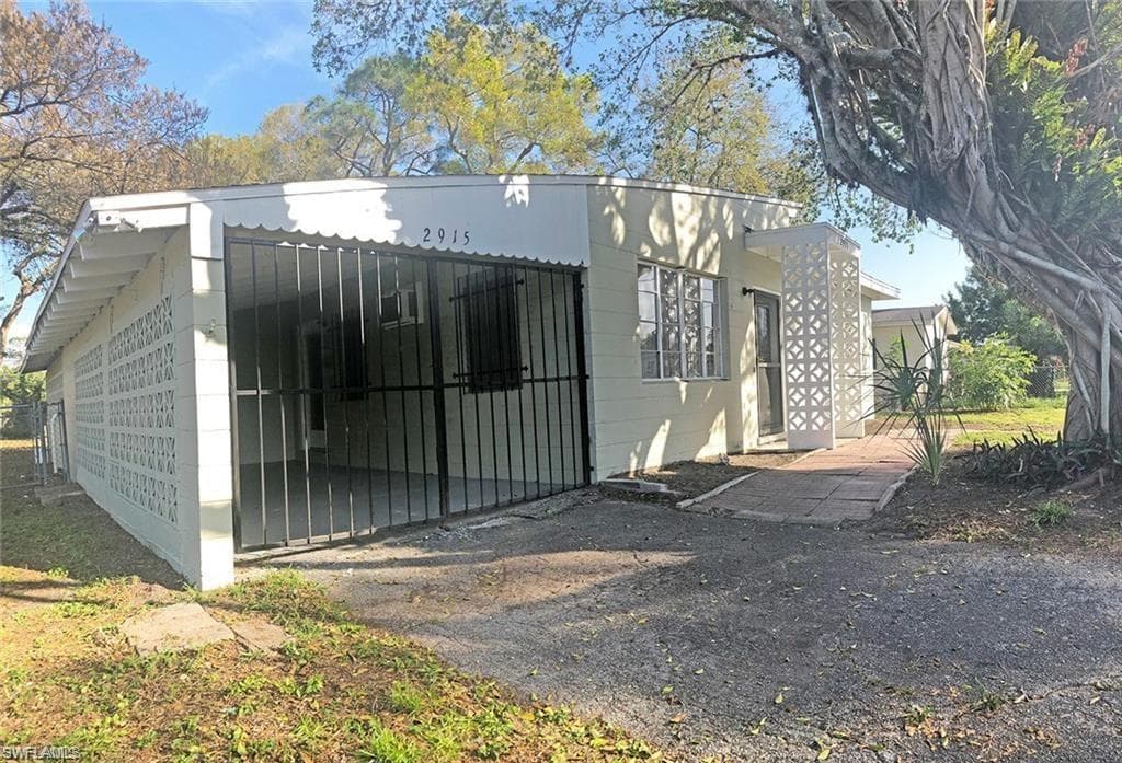2915 Grand AVE FORT MYERS, FL 33901