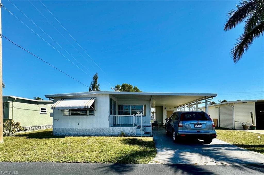 805 Homefolks ST NORTH FORT MYERS, FL 33917
