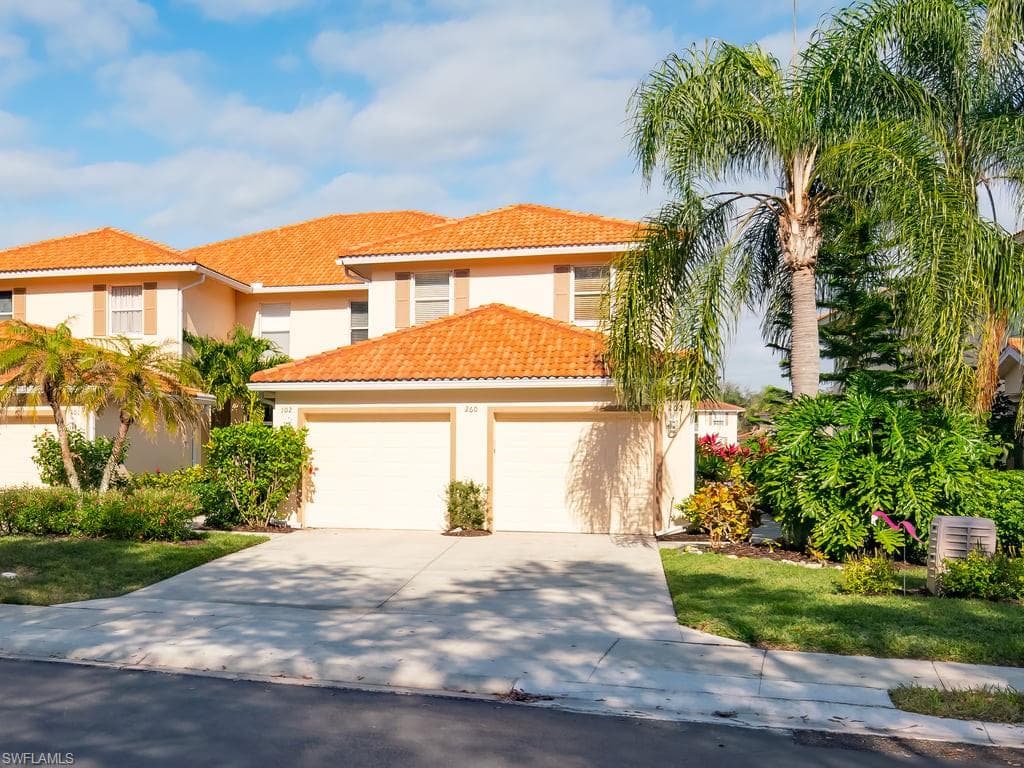 260 Robin Hood CIR 202 NAPLES, FL 34104