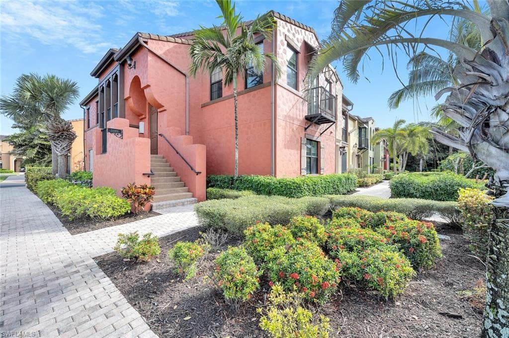 9066 Albion LN N 5101 NAPLES, FL 34113
