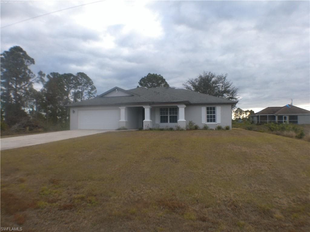 313 Palisades AVE LEHIGH ACRES, FL 33974