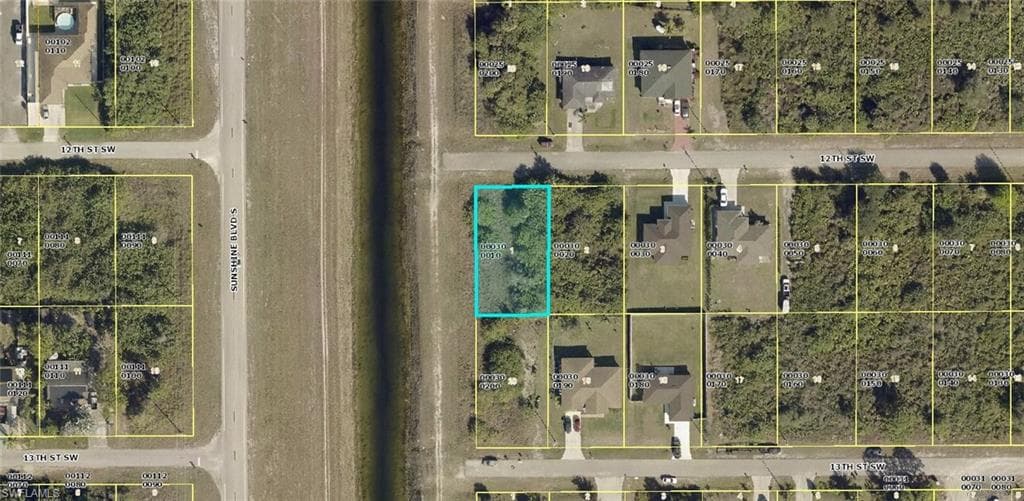 3018 13th ST SW LEHIGH ACRES, FL 33976