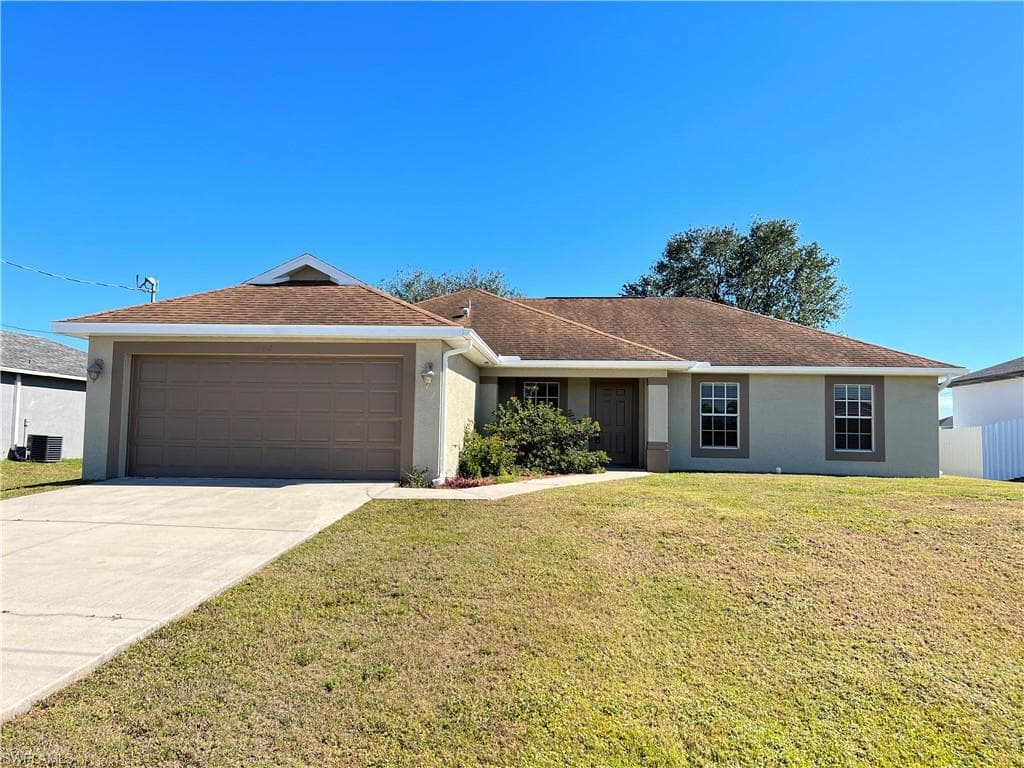 1002 Fred AVE N LEHIGH ACRES, FL 33971