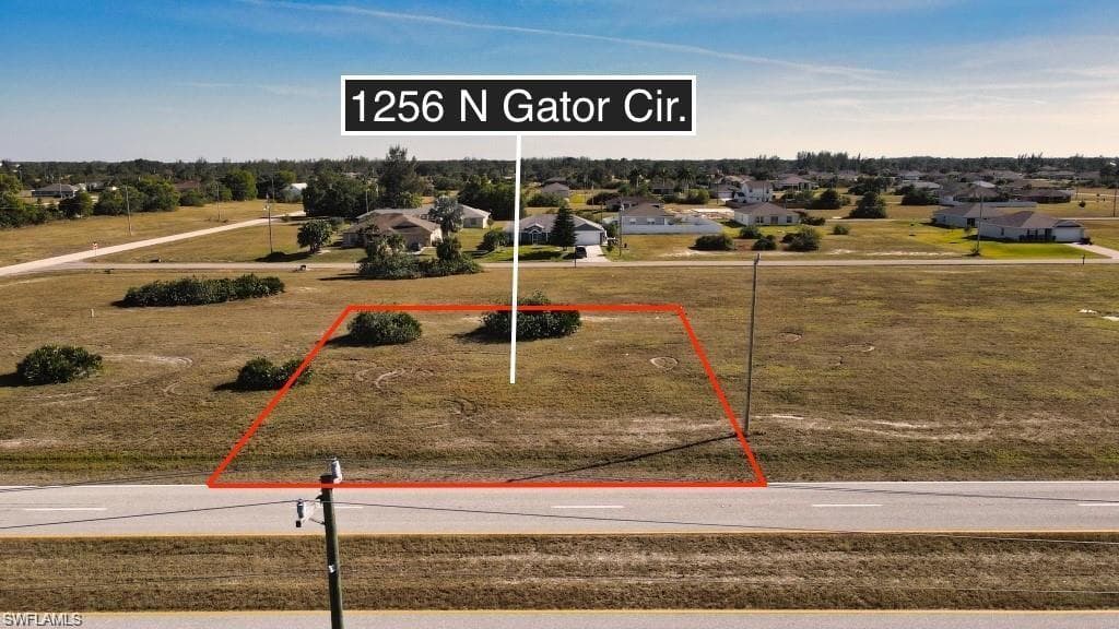 1256 N Gator CIR CAPE CORAL, FL 33909